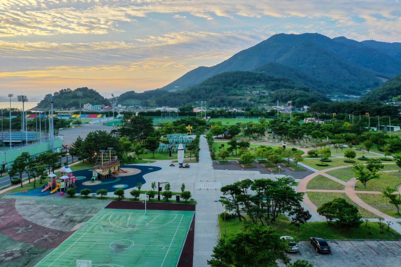 Namhae Sports Park Hotel Esterno foto