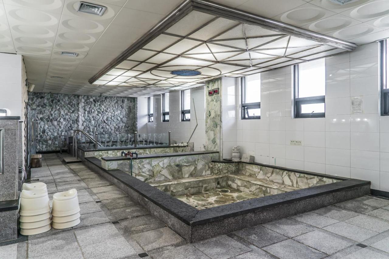 Namhae Sports Park Hotel Esterno foto